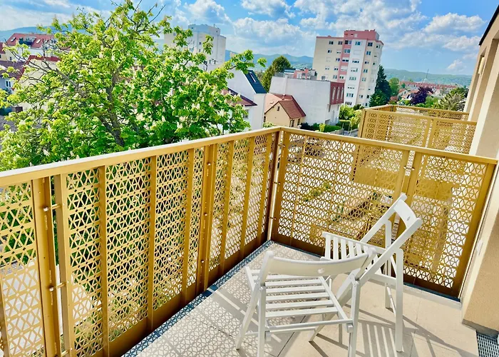 Modern With Terrasse & Free Parking Διαμέρισμα